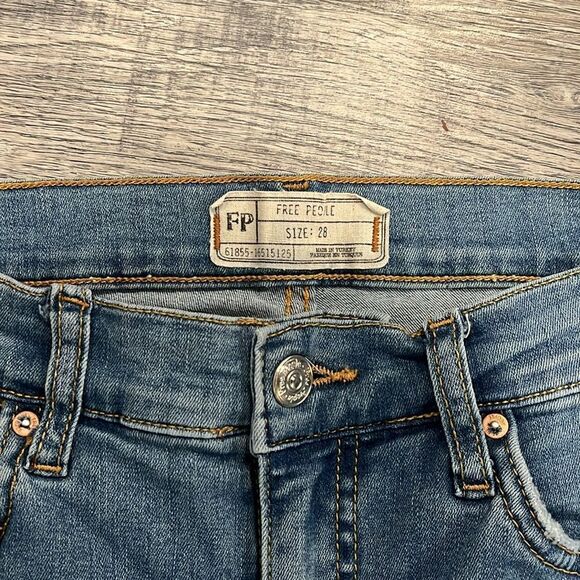 Free People high rise Women's Blue Distressed Jeans - 28 - Picture 3 of 5